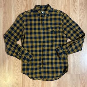 AE Flannel Casual Long sleeve Button down shirt, size XS